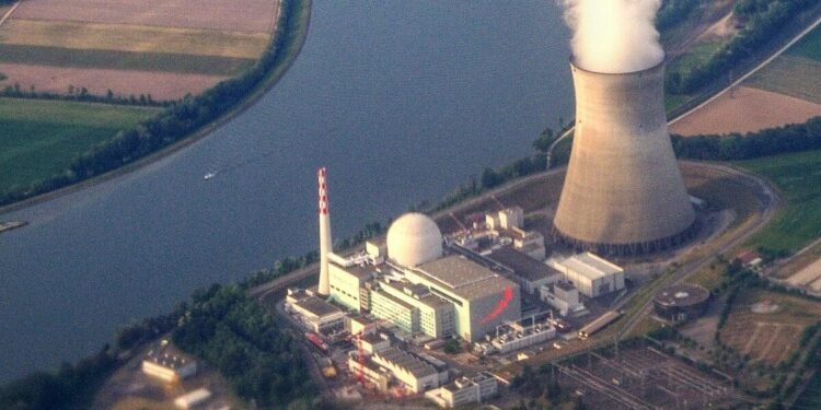 Nuclear Power Switzerland Creativecommons Wikipedia 2 1 0425.jpg