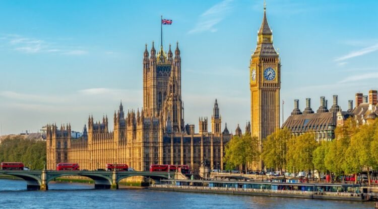 Big20ben20and20the20house20of20parliament20in20london2028shutterstock29 Id 0b5b94ac 7975 42d7 Aacc D9d061b3b9ca Size900.jpg