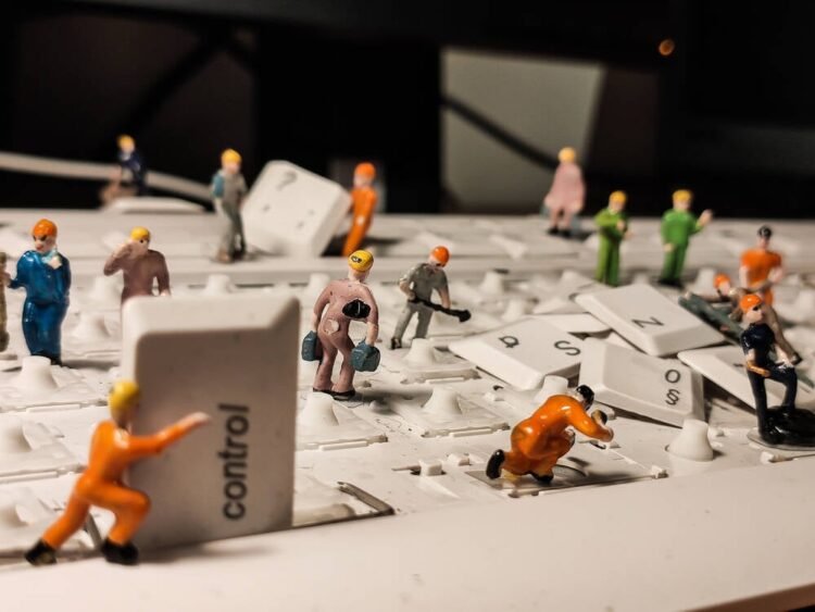 Shutterstock downtime.jpg