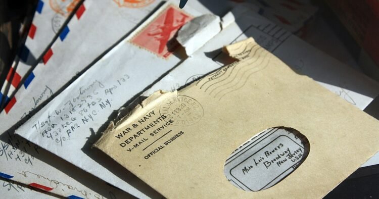 Envelopes toQNPpuDuwI v3 card.jpg